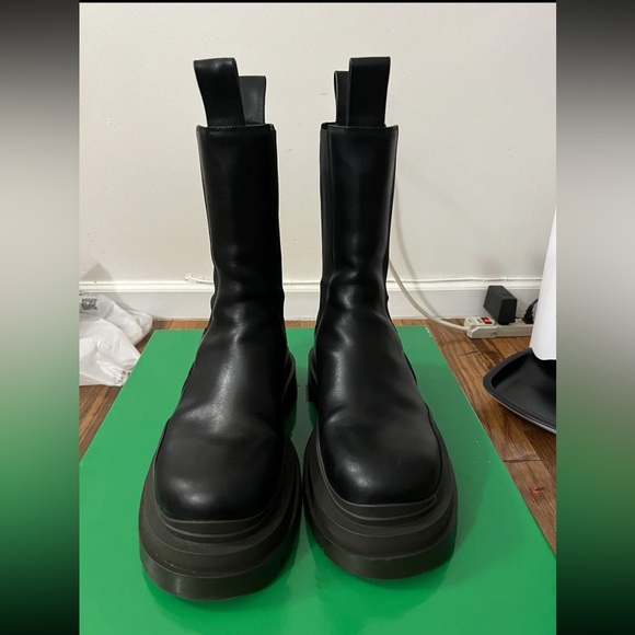Bottega Veneta Mens Tire Chelsea Boots Black/ Camping size 42.5 (9.5 US) main image 10